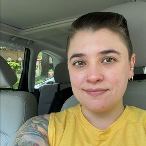 Meet your Posher, Claire